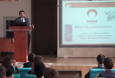 Bitkisel Üretim ve Teknolojileri Bölümü Araştırma Görevlimiz Mustafa Alp Arslan Umarusman Ortaokul Öğrencileri için Biyoteknoloji Konulu Seminer Verdi